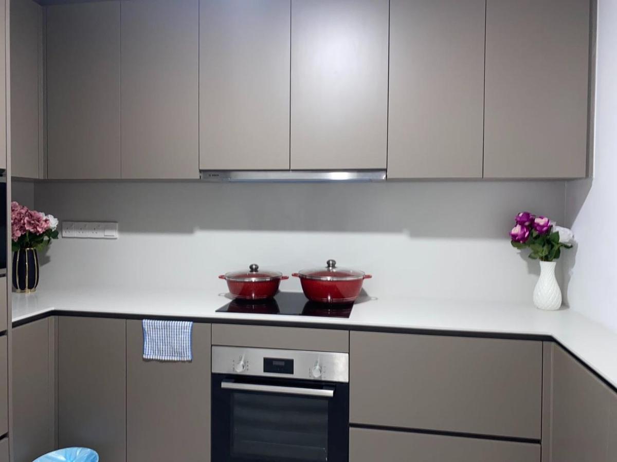Eaton Residences Klcc By Luna Куала Лумпур Екстериор снимка