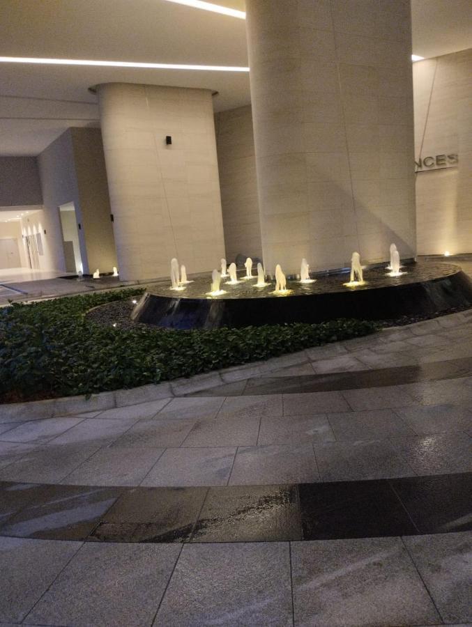 Eaton Residences Klcc By Luna Куала Лумпур Екстериор снимка